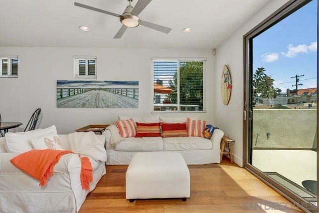 818 Queenstown Court, San Diego, CA 92109
