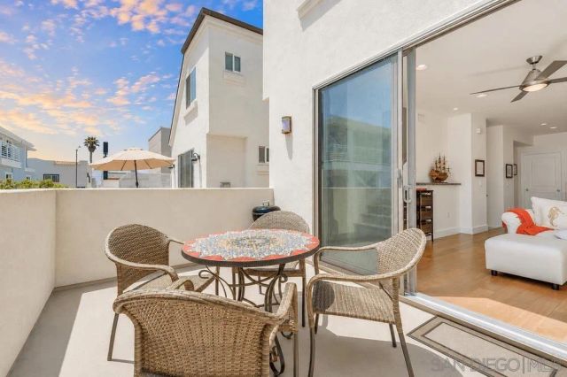 818 Queenstown Court, San Diego, CA 92109