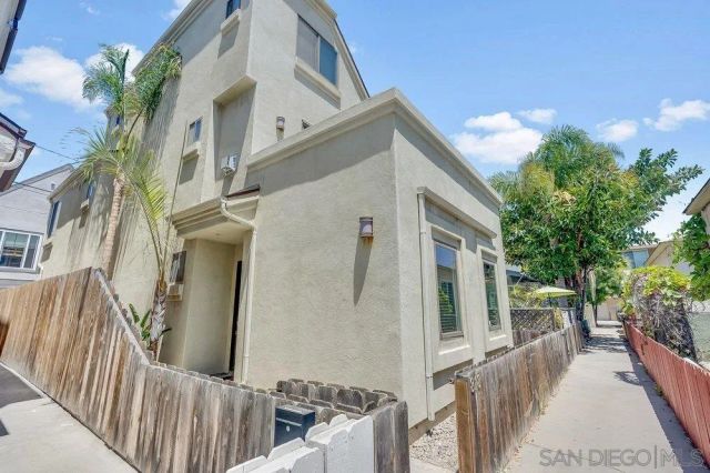 818 Queenstown Court, San Diego, CA 92109