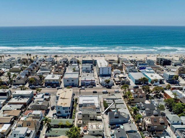 818 Queenstown Court, San Diego, CA 92109