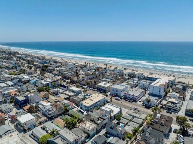 818 Queenstown Court, San Diego, CA 92109