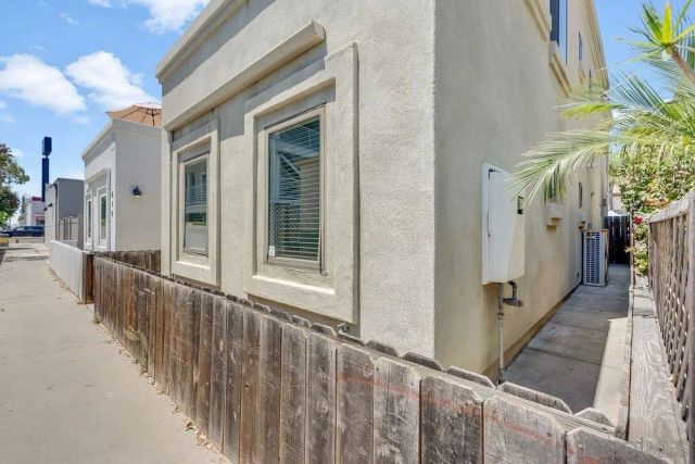 818 Queenstown Court, San Diego, CA 92109