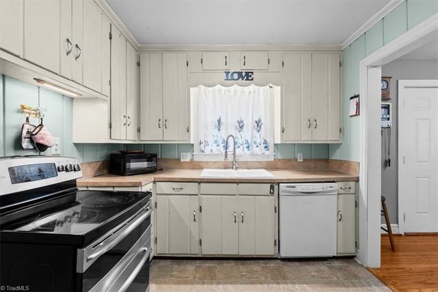 206 Forestrose Drive, Lexington, NC 27295