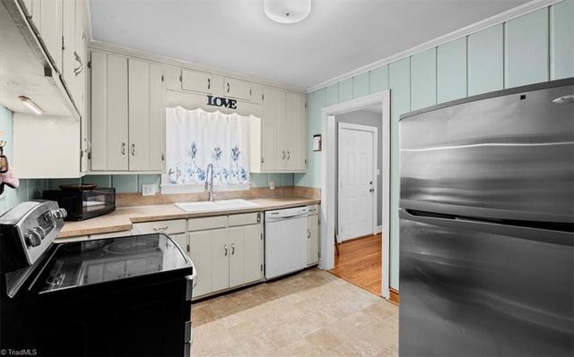 206 Forestrose Drive, Lexington, NC 27295