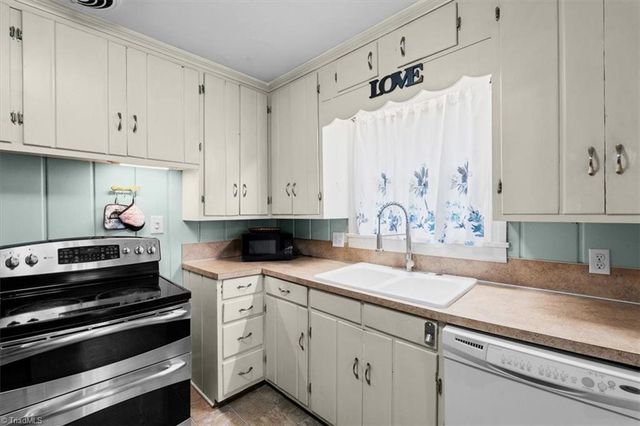 206 Forestrose Drive, Lexington, NC 27295