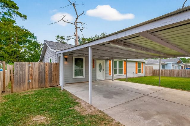 9037 Linda Vista Road, Houston, TX 77078