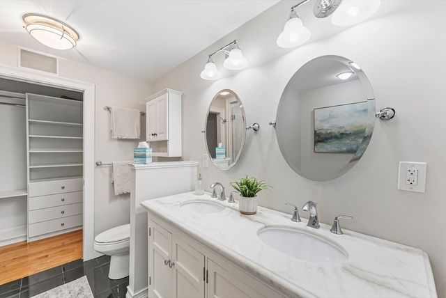 883 E Broadway 1, Boston, MA 02127