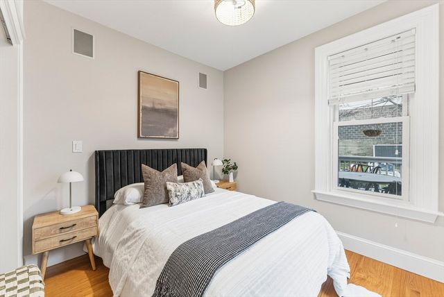 883 E Broadway 1, Boston, MA 02127