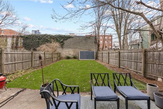 883 E Broadway 1, Boston, MA 02127