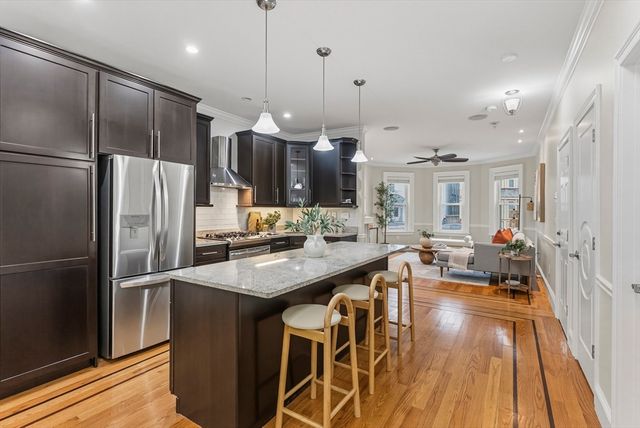 883 E Broadway 1, Boston, MA 02127