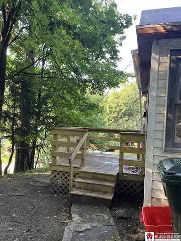 16 Bowen Street, Jamestown, NY 14701