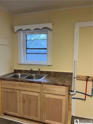 16 Bowen Street, Jamestown, NY 14701