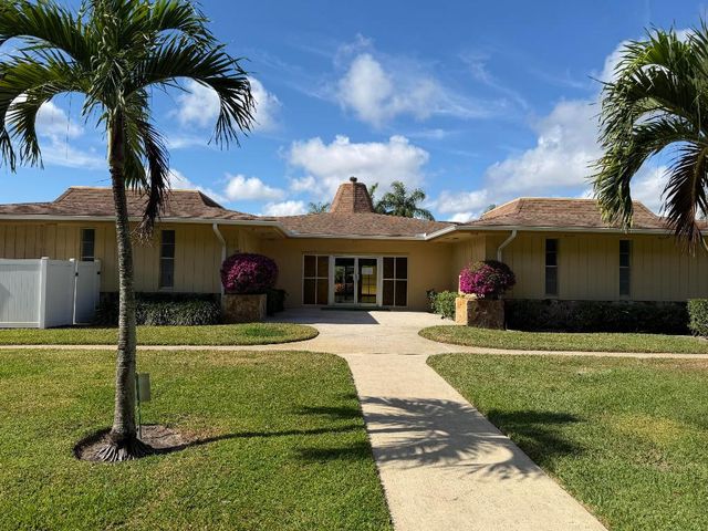 100 Village Green Circle 312, Palm Springs, FL 33461