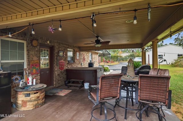 13206 Ridgeland Road, Vancleave, MS 39565