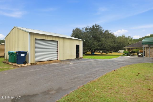 13206 Ridgeland Road, Vancleave, MS 39565