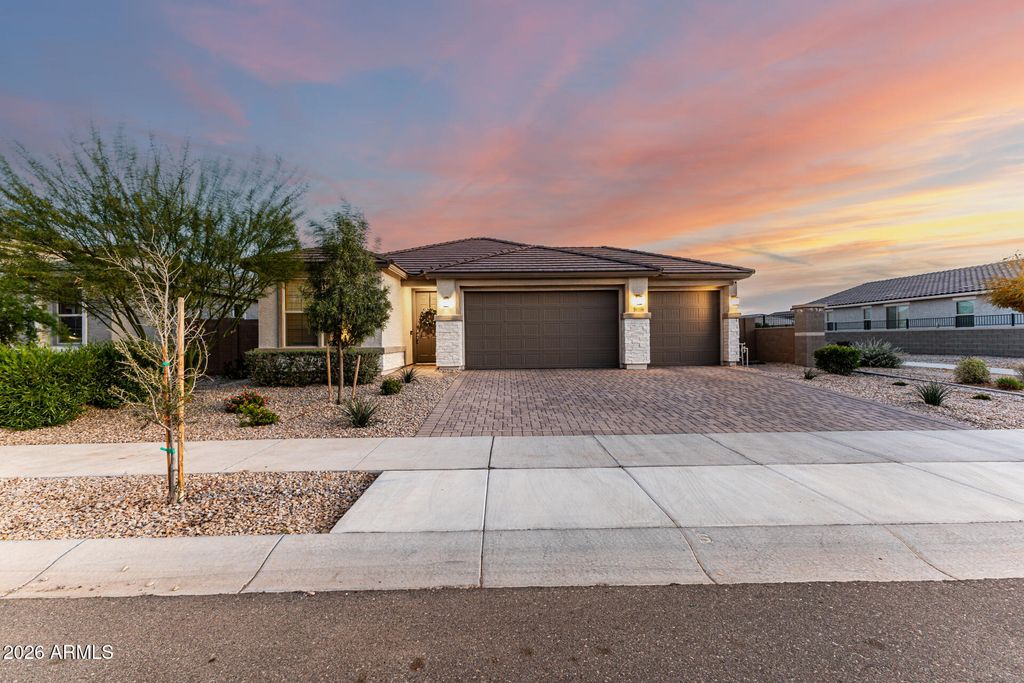 18599 W EL CORTEZ Place, Surprise, AZ 85387