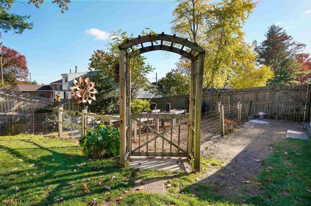 29 Greenwood Drive, Nashua, NH 03062