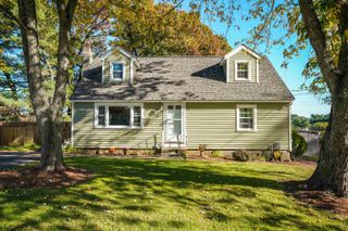 29 Greenwood Drive, Nashua, NH 03062