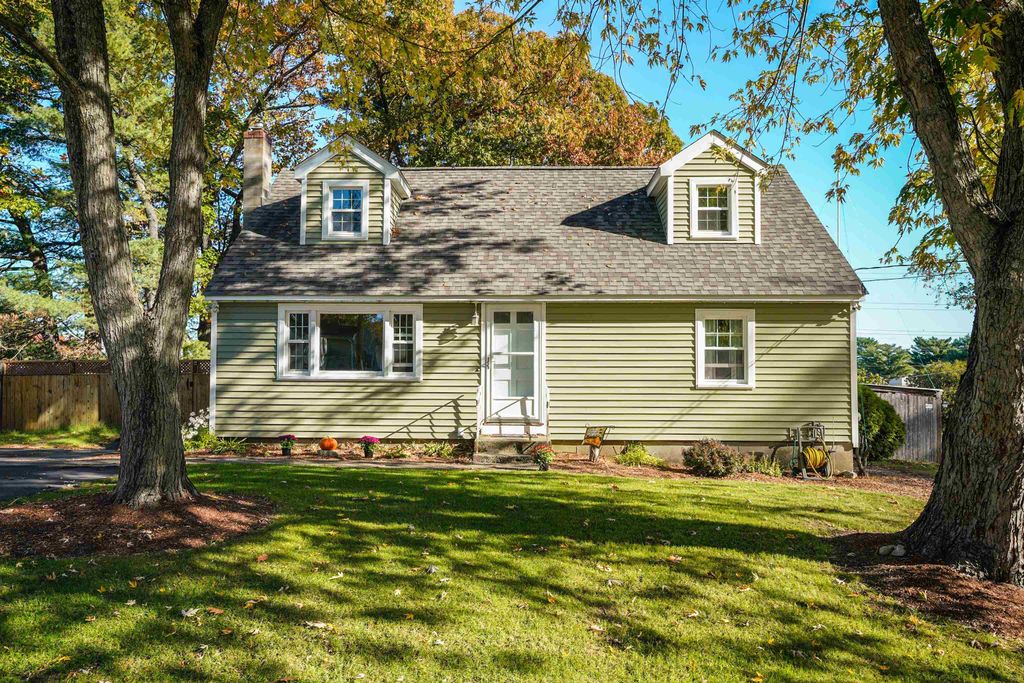 29 Greenwood Drive, Nashua, NH 03062