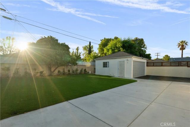 6051 Teesdale Avenue, Valley Glen, CA 91606