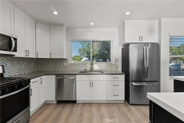 6051 Teesdale Avenue, Valley Glen, CA 91606