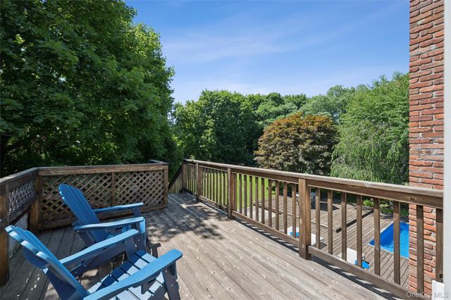 13 Buttercup Lane, Westhampton, NY 11977