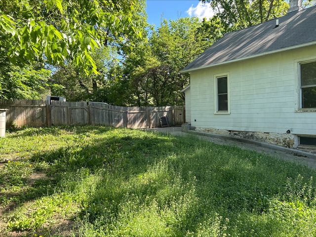 740 E 9th Street, Davenport, IA 52803