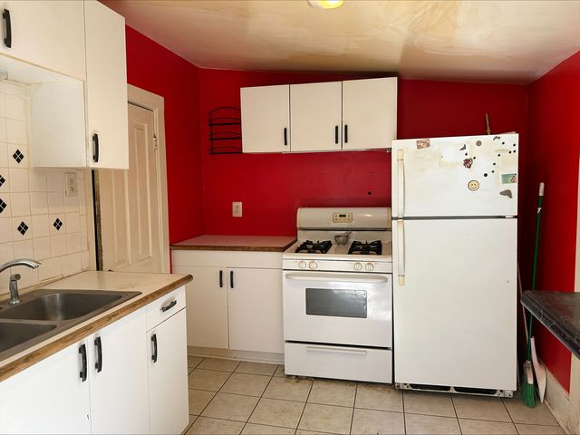 740 E 9th Street, Davenport, IA 52803