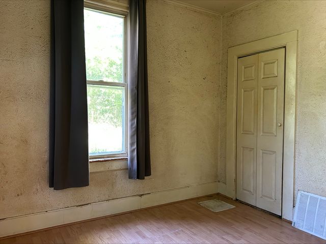 740 E 9th Street, Davenport, IA 52803