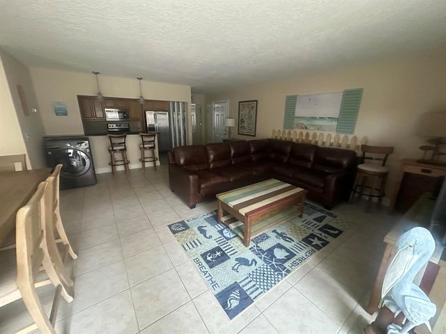 715 20th Street 104, Vero Beach, FL 32960