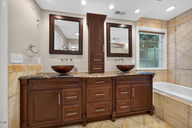 5523 Linkside Court, Fuquay Varina, NC 27526