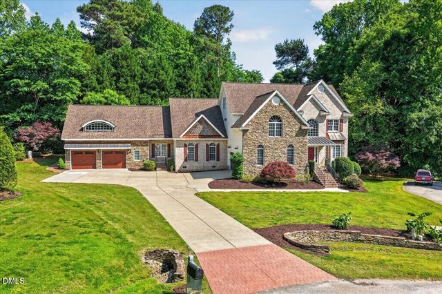 5523 Linkside Court, Fuquay Varina, NC 27526