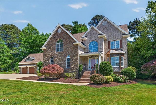 5523 Linkside Court, Fuquay Varina, NC 27526