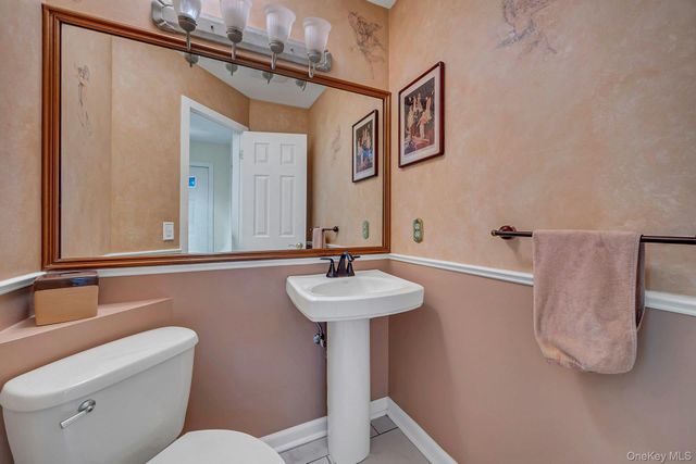 21 Top Of The Ridge A7, Mamaroneck, NY 10543