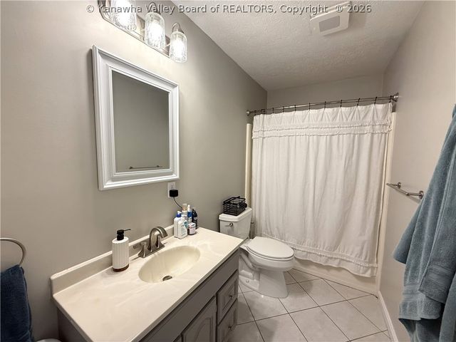 18 Monterey Lane, Cross Lanes, WV 25313