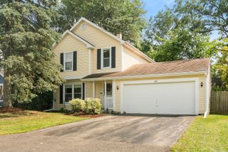 221 Oakdale Avenue, Mundelein, IL 60060