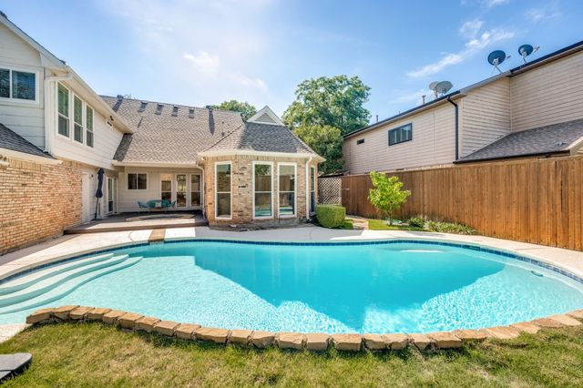 17819 Lost View Road, Dallas, TX 75252