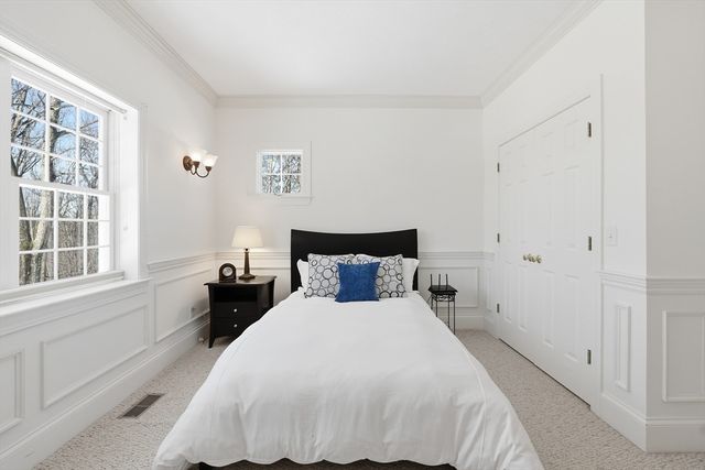 38 Keyes House Rd, Shrewsbury, MA 01545