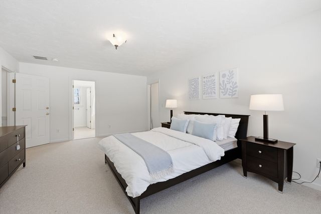 38 Keyes House Rd, Shrewsbury, MA 01545