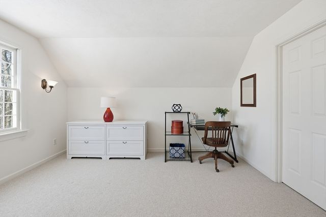 38 Keyes House Rd, Shrewsbury, MA 01545