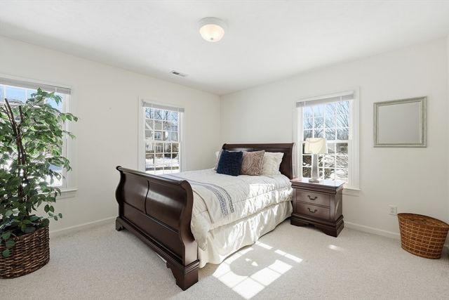 38 Keyes House Rd, Shrewsbury, MA 01545