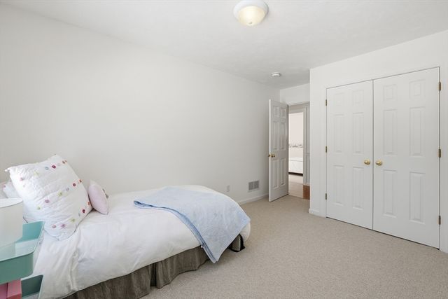 38 Keyes House Rd, Shrewsbury, MA 01545