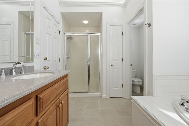 38 Keyes House Rd, Shrewsbury, MA 01545