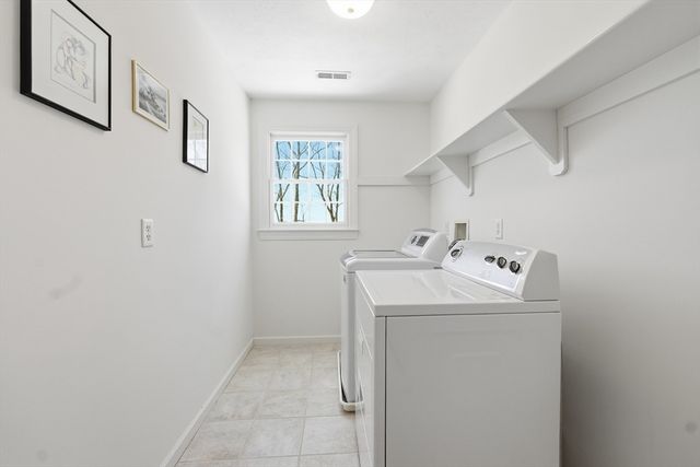 38 Keyes House Rd, Shrewsbury, MA 01545