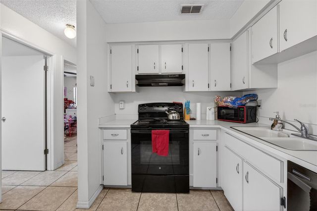 1140 DOSSEYWOOD LANE, Lakeland, FL 33811