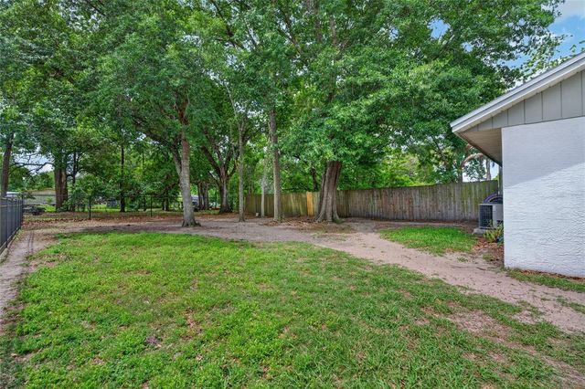 1140 DOSSEYWOOD LANE, Lakeland, FL 33811