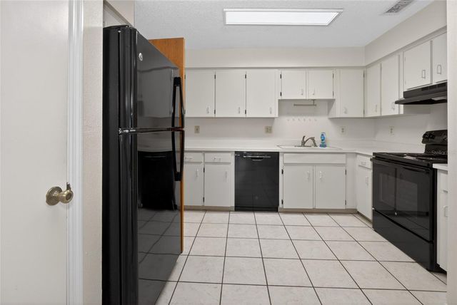 1140 DOSSEYWOOD LANE, Lakeland, FL 33811