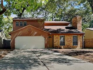 27 S White Pebble Court, Spring, TX 77380