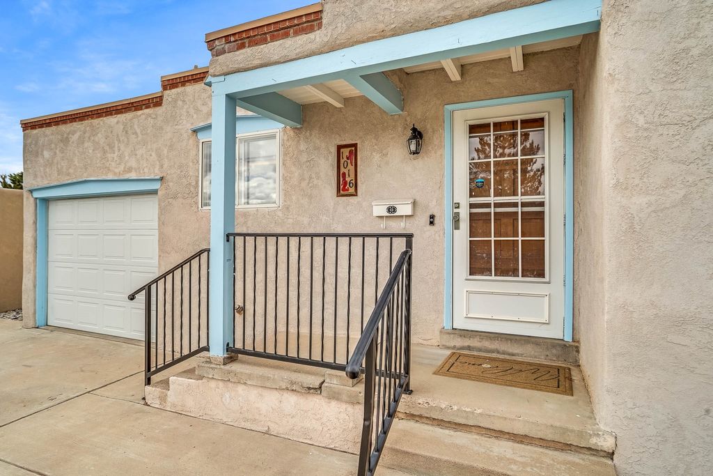 1016 San Lorenzo Drive, Santa Fe, NM 87505
