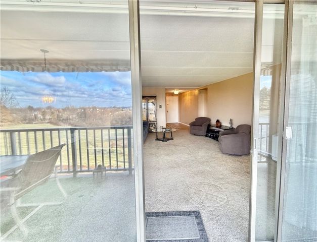 1160 Bower Hill Rd 302c, Mt Lebanon, PA 15243